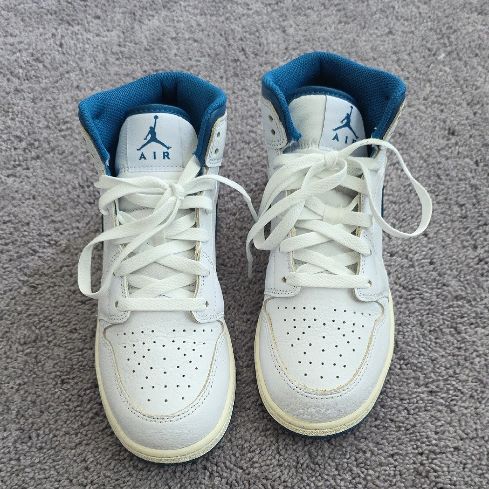 NEW NEVER WORN Kids White and Blue Jordans